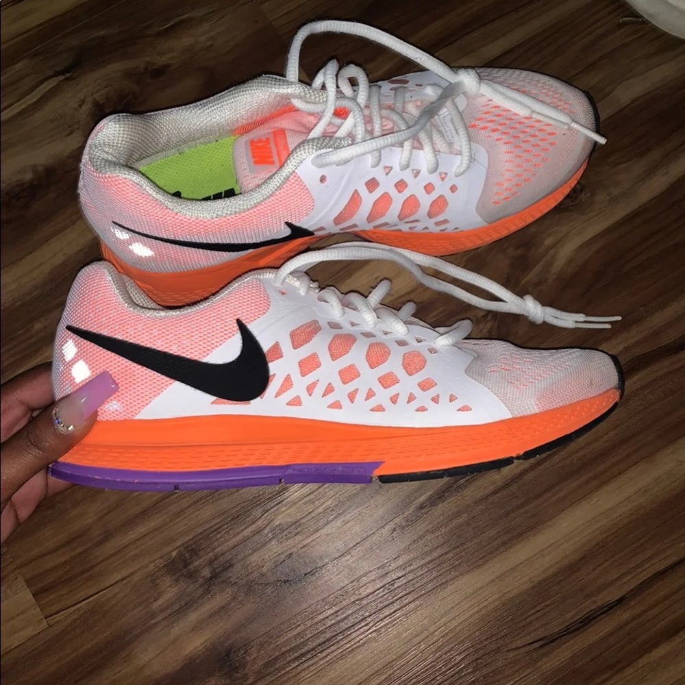 NIKE SHOES